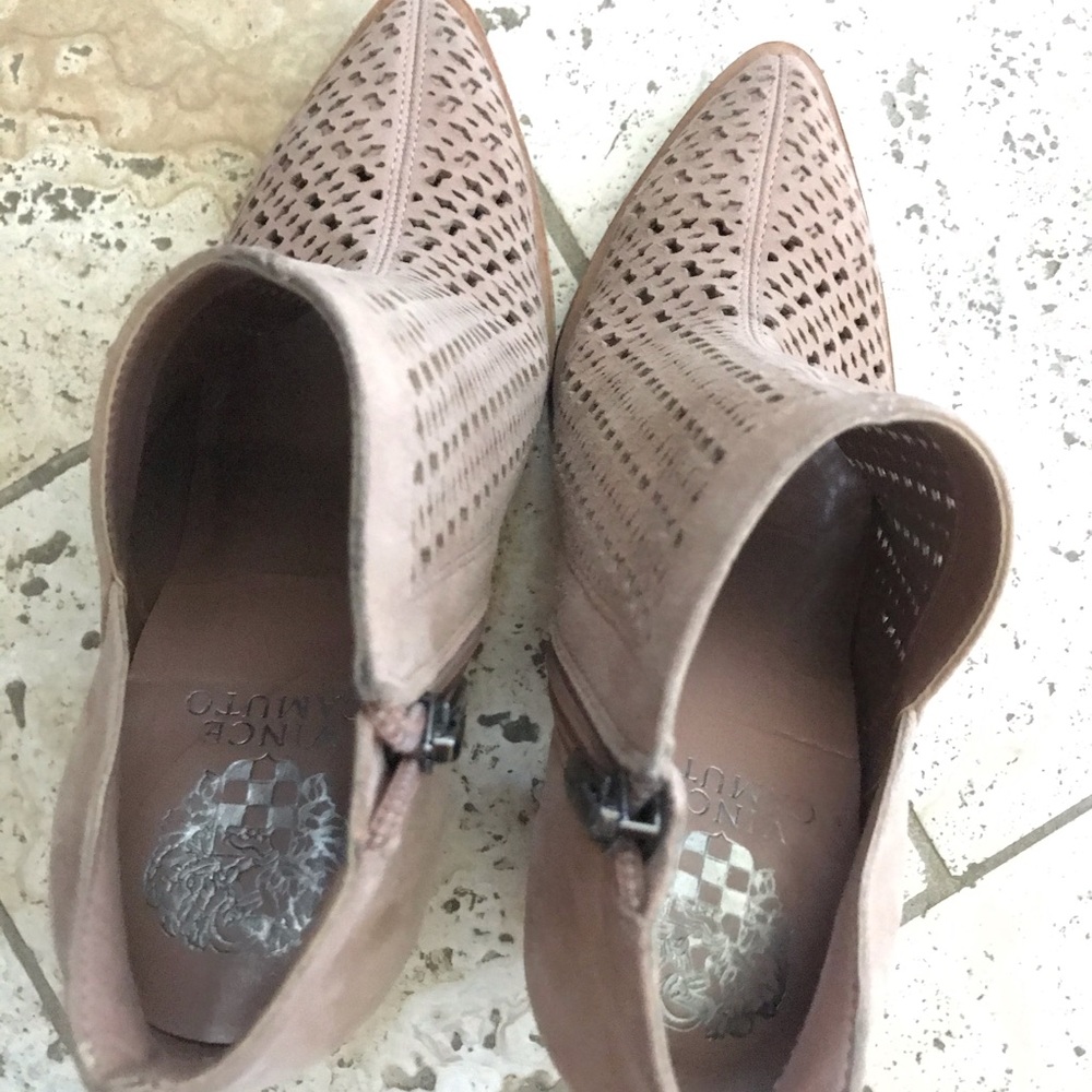 Ankle bootie